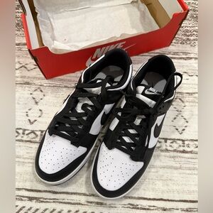 NWB Men’s Panda Nike Shoes